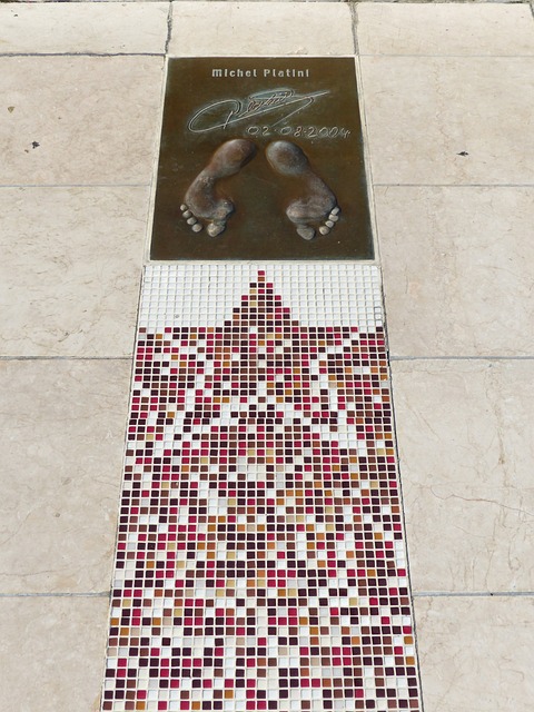 瑞士vs意大利首发：扎卡、恩博洛 PK 基耶萨、沙拉维.